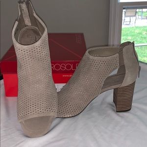 Brand new Aerosoles Grey Suede Mules size 9.5